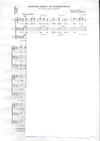 Brennende Kerzen am Weihnachtsbaum für