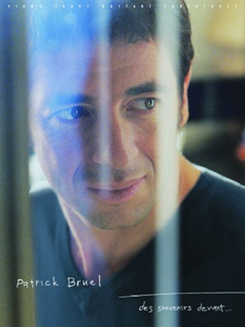 Des Souvenirs devant: